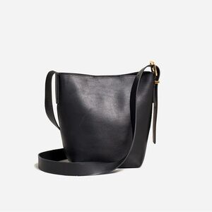 NWT Madewell The Essential Mini Bucket Tote black leather shoulder bag